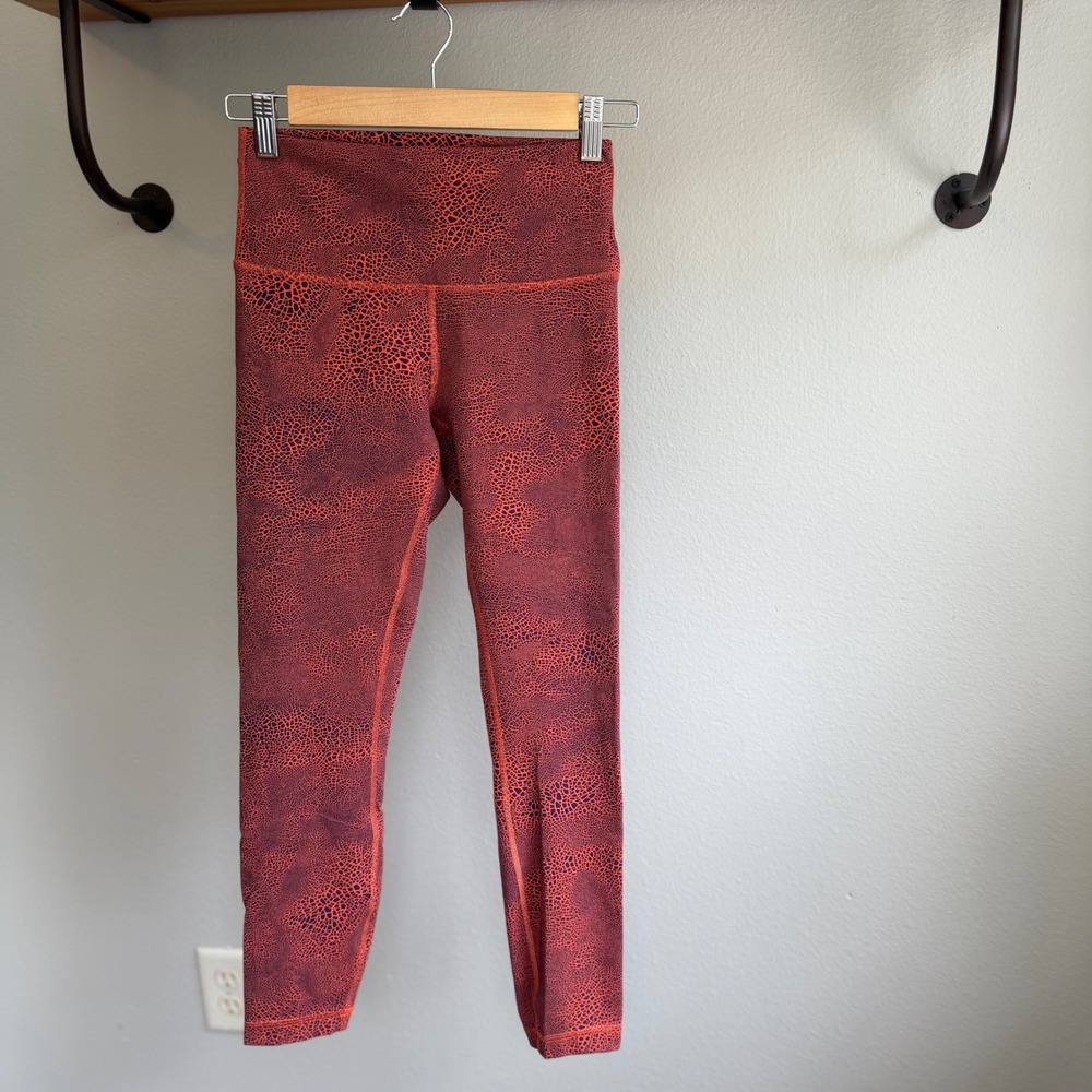 Lululemon High Rise Leggings Red Navy Cracked Print 24.5 Inseam Yoga Pants